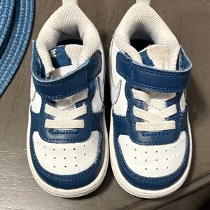 Nike Kids Sneakers in Blue and White